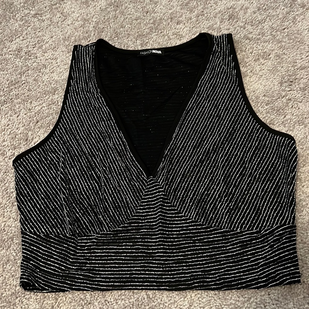 1X/XL Fashion Nova Sparkly Crop Top
